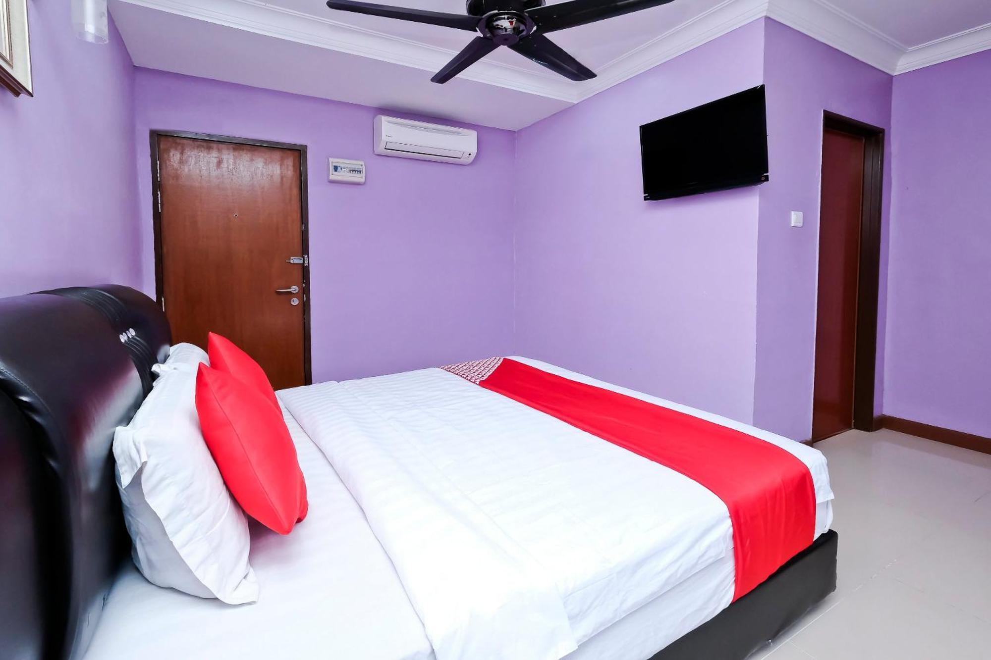Oyo 714 Arina Hotel Bangi Exterior foto