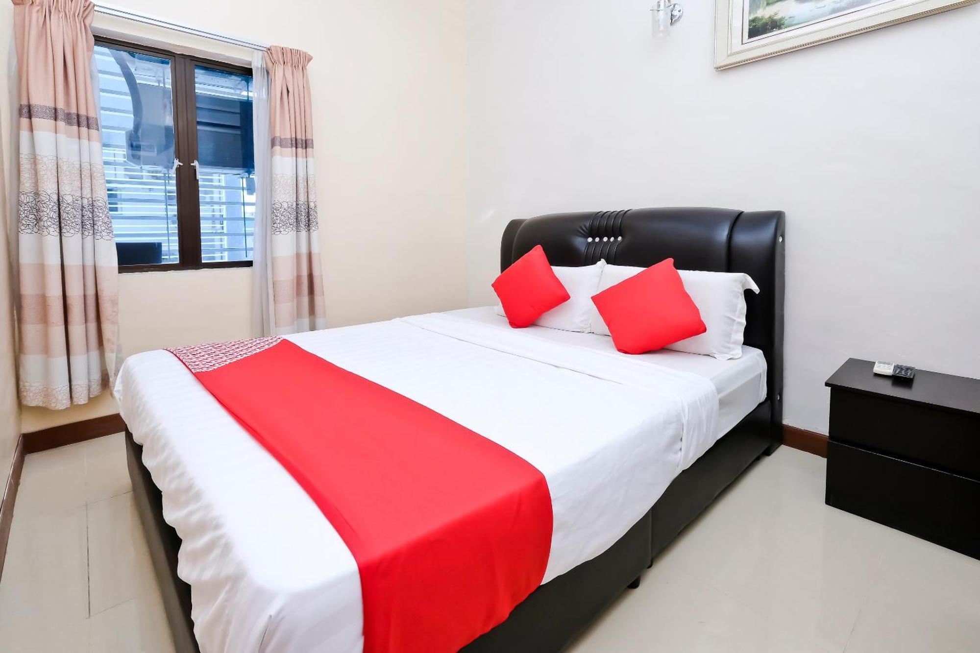 Oyo 714 Arina Hotel Bangi Exterior foto