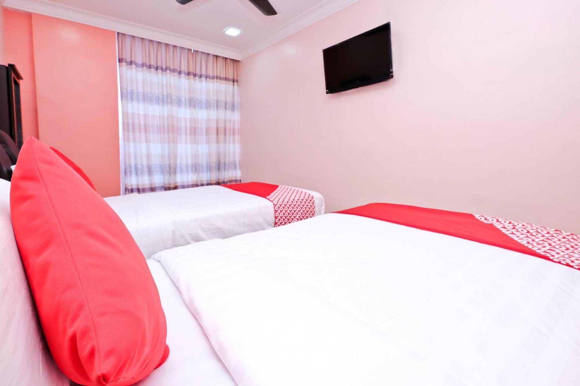 Oyo 714 Arina Hotel Bangi Exterior foto