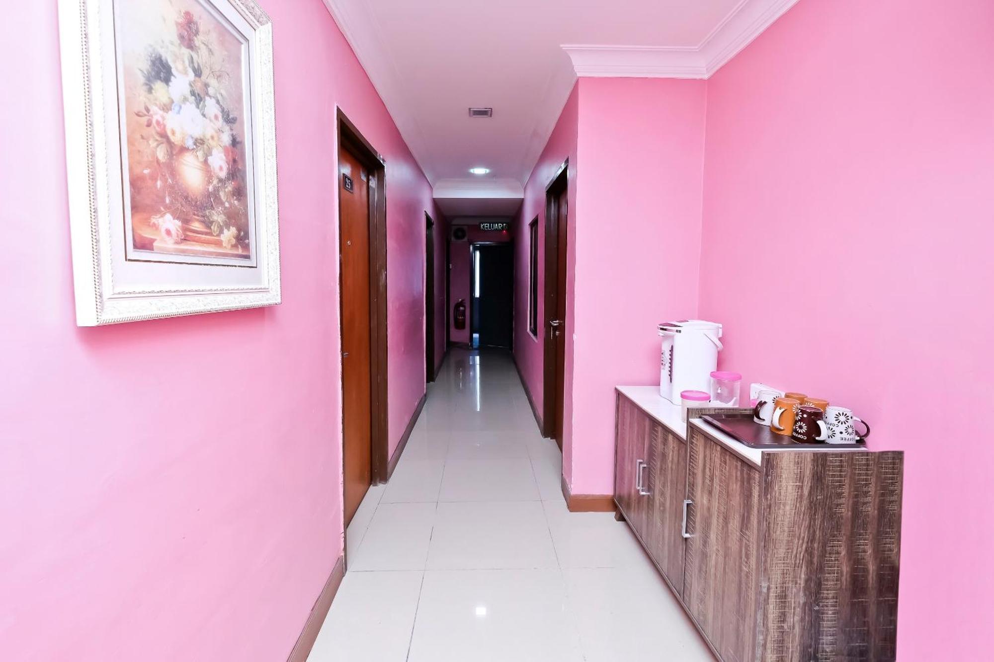 Oyo 714 Arina Hotel Bangi Exterior foto